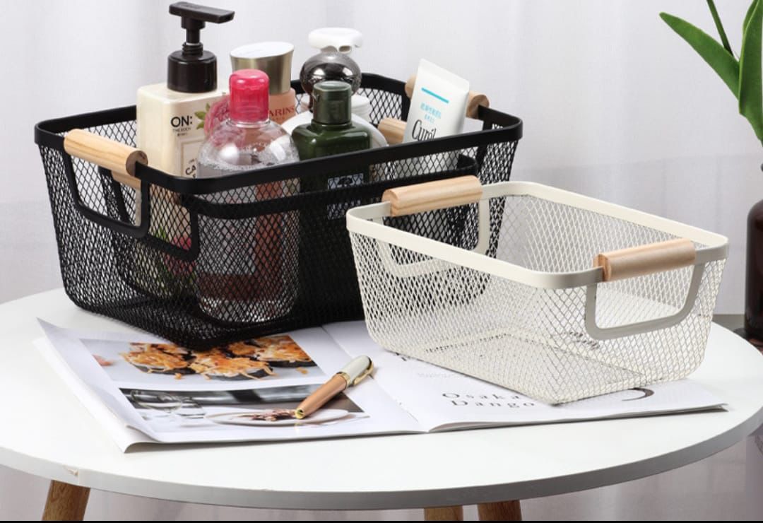 Storage Baskets w Wooden Handles