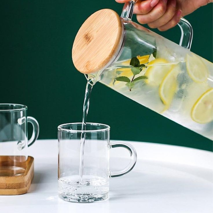 Glass Pitcher with Bamboo Lid